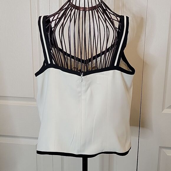 DD Collection Cream and Black Crepe Tank Top Size 10 - Picture 5 of 5